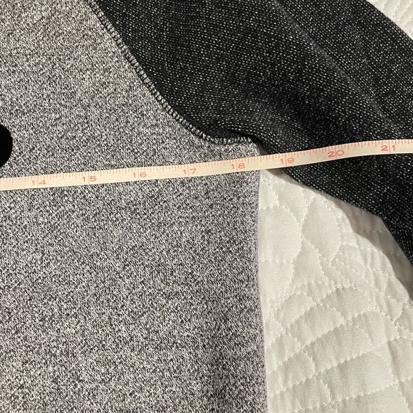 Roots Hoodie Kids Size XL - Picture 11 of 11